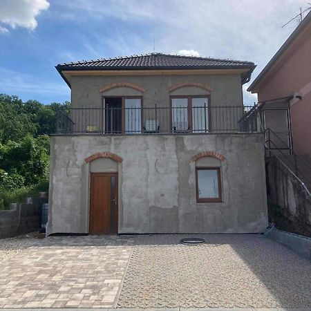 Prazdninovy Dum Na Palave S Vinnym Sklepem Milovice  Extérieur photo