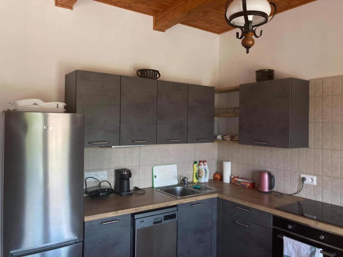 Prazdninovy Dum Na Palave S Vinnym Sklepem Milovice  Extérieur photo
