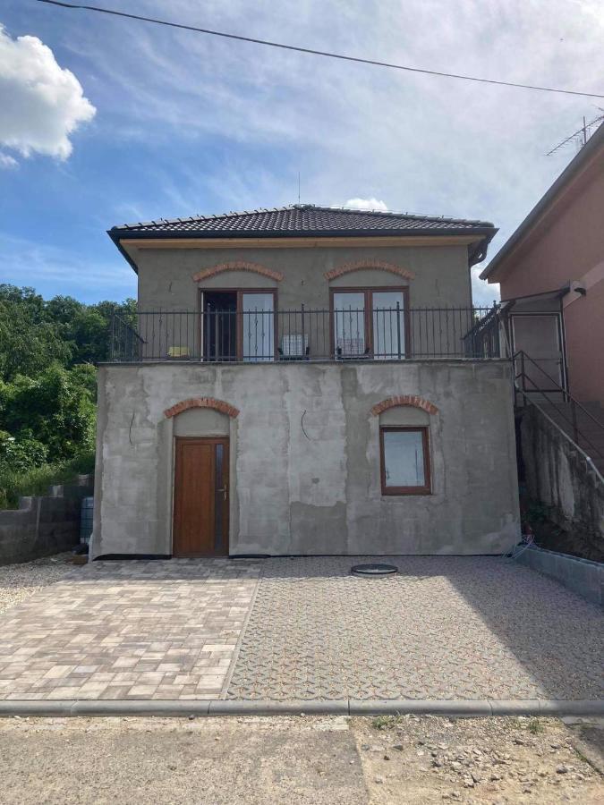 Prazdninovy Dum Na Palave S Vinnym Sklepem Milovice  Extérieur photo