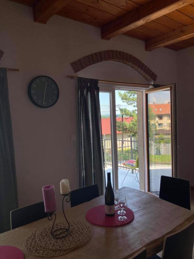 Prazdninovy Dum Na Palave S Vinnym Sklepem Milovice  Extérieur photo